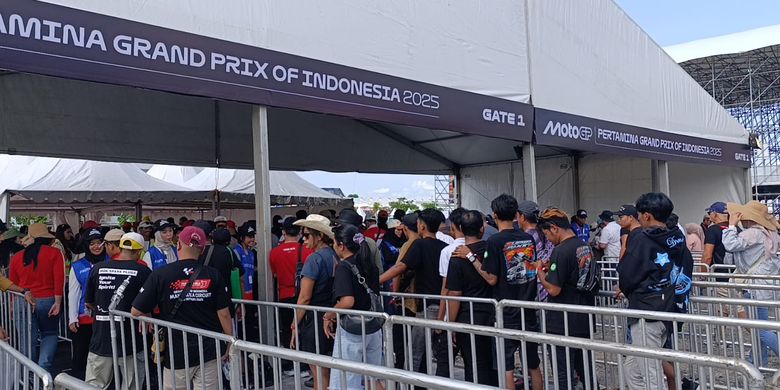 MotoGP, Sirkuit Mandalika, Mandalika Grand Prix Association, MGPA, jumlah penonton, motogp 2025, MotoGP Indonesia 2025, Rekor Baru, 140.324 Penonton Padati MotoGP Indonesia 2025