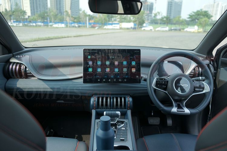 pengisian daya, BYD Atto 3, mobil listrik, keberagaman kendaraan, Mengulik Kelebihan dan Kekurangan BYD Atto 3 di Indonesia