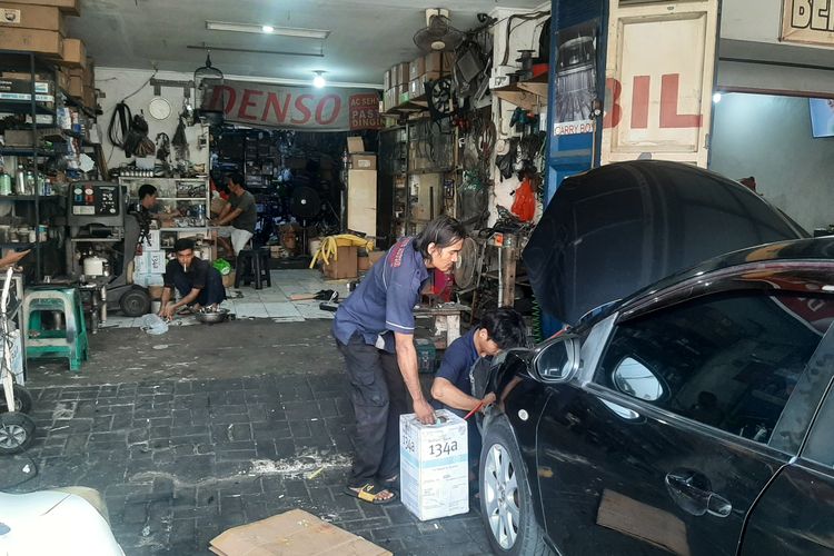 AC mobil, AC Mobil, Tips and trick, kendaraan bermotor, tips, otopedia, Kenali Penyebab AC Mobil Bunyi Dengung dan Berdecit