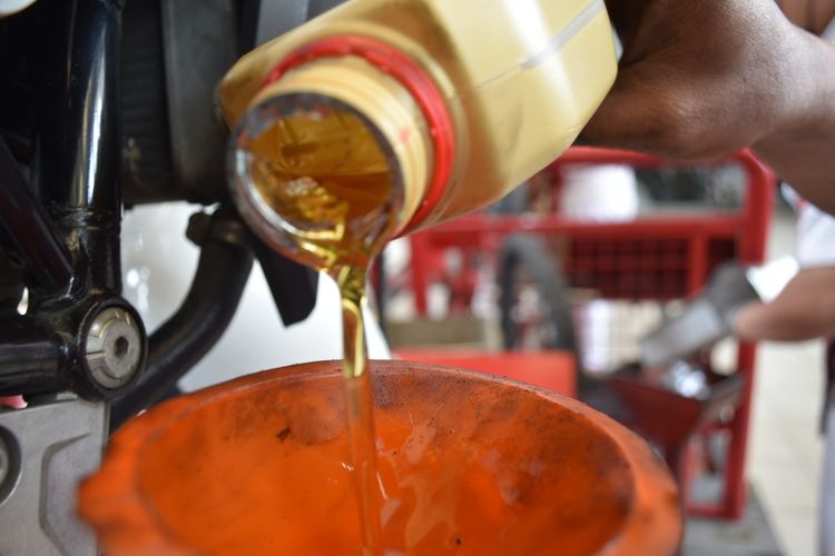 perawatan, oli mesin, komponen, gesekan, Pertamina, pelumas, membersihkan, oli motor, Perawatan, Mengapa Oli Mesin Kendaraan Harus Diganti Secara Rutin?