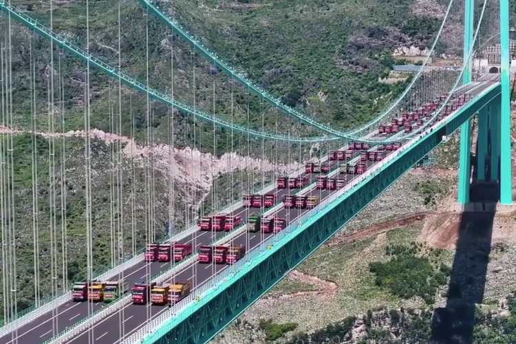 Jembatan, jembatan tertinggi, Jembatan Huajiang Canyon, Hong Kong Zhuha Macau Bridge, Beipanjiang Bridge Duge, Tertinggi di Dunia, Jembatan Huajiang Canyon Lolos Uji Beban 96 Truk