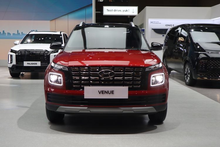 Hyundai Venue, Strategi Produk Terbatas, SUV kompak, penjualan menurun, strategi produk terbatas, Evaluasi Penjualan Hyundai Venue di Pasar SUV Ringkas Indonesia