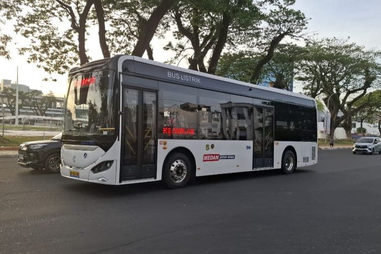 Bus listrik, subsidi kendaraan listrik, transportasi umum, polusi dan kemacetan, Subsidi Motor dan Mobil Listrik Dianggap Keliru, Harusnya Bus Listrik