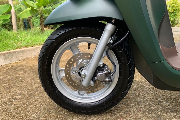 Teknik Pengereman, keselamatan berkendara, Kecelakaan motor, posisi tangan berkendara, Kecelakaan Motor Tunggal: Hindari Kebiasaan Buruk Ini