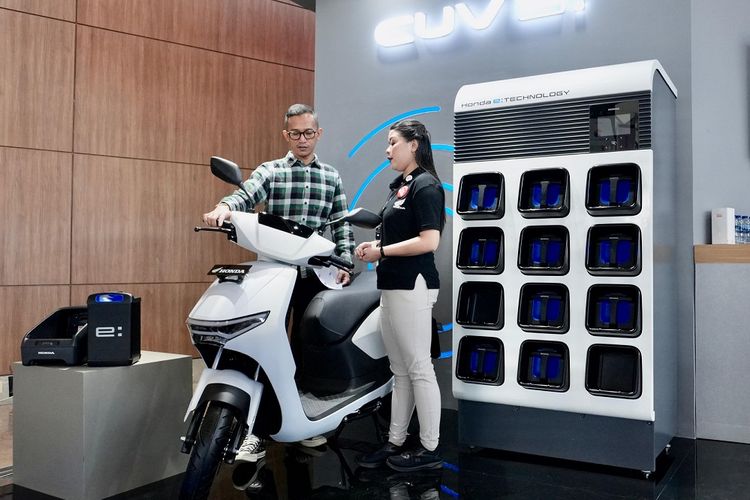 Pameran otomotif, GIIAS 2025, motor listrik, pameran otomotif, harga motor listrik, daftar harga motor listrik, Daftar Motor Listrik di GIIAS 2025, Harga mulai Rp 5 Jutaan