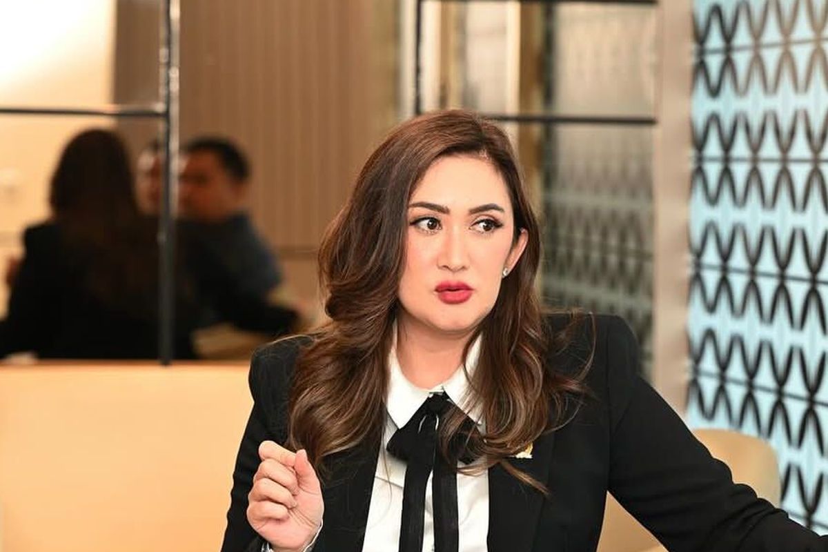 Nafa Urbach Dinyatakan Nonaktif dari DPR, Simak Koleksi Mobilnya