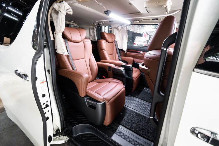 Jok Mobil, pilot seat, pilot seat mobil, Ferrari Jok, Ferrari Jok Cibubur, Tren Pilot Seat 2025: Modifikasi Interior Mobil Jadi Mewah