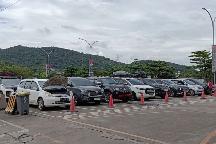 asap knalpot beracun, istirahat di mobil, bahaya tidur di mobil, Bahaya Tidur di Dalam Mobil yang Berhenti dengan Mesin Hidup