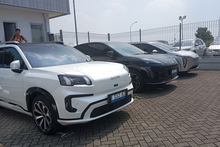 PURWAKARTA, Indomobil Sukses Internasional, Purwakarta, Aion V, pabrik mobil listrik, purwakarta, IMAS dan GAC Aion Luncurkan Pabrik EV di Purwakarta