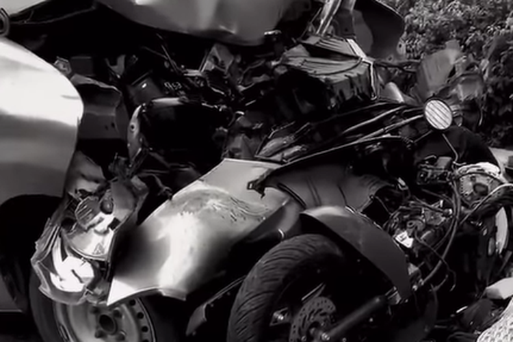 otomotif, kecelakaan, kecelakaan lalu lintas, Polda Metro Jaya, viral, kendaraan bermotor, Kronologi Kecelakaan Taksi Tabrak Sepeda Motor di Sudirman