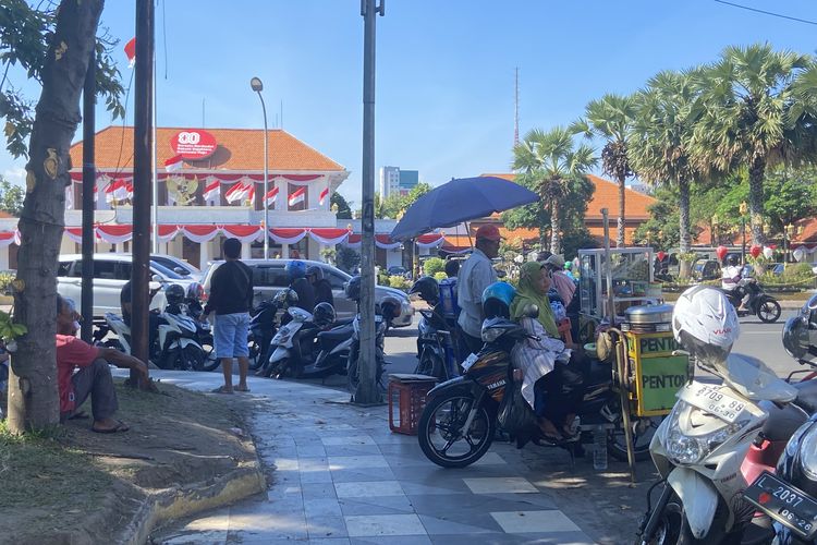 unjuk rasa, demonstrasi, sepeda motor, mobil, Tips Menghindari Risiko Saat Berkendara di Tengah Aksi Massa