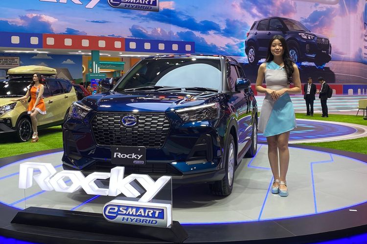 potongan harga, LSUV, Daihatsu Rocky e-Smart Hybrid, Diskon Mobil, SUV murah, Suzuki Ertiga Hybrid, Diskon LSUV Hybrid di GIIAS 2025, Tembus Rp 30 Jutaan