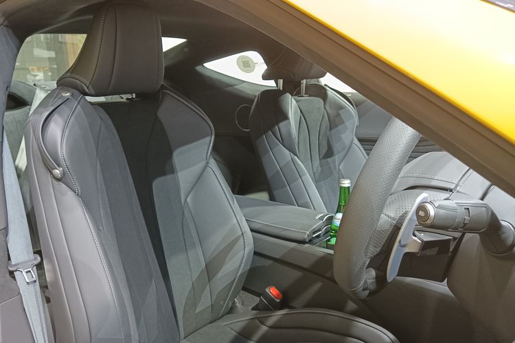 GIIAS 2025, desain mewah, Mobil Hybrid, Lexus LC 500h, Lexus LC 500h: Sedan Hybrid Mewah di GIIAS 2025