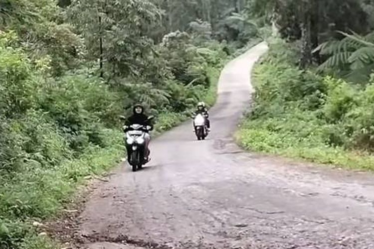 Skutik gagal menanjak, Menanjak pakai motor matik, Skutik lewat tanjakan terjal, Melintasi Tanjakan Terjal Pakai Skutik? Perhitungkan Hal Ini Dulu