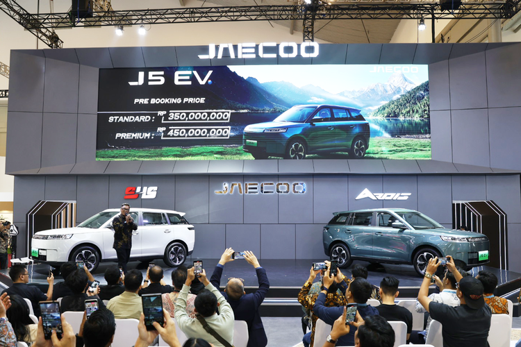 Jaecoo J5 EV, GIIAS 2025, Max Zhou, SUV listrik, JAECOO J5 EV, Jaecoo J5 EV Resmi Diluncurkan di GIIAS 2025