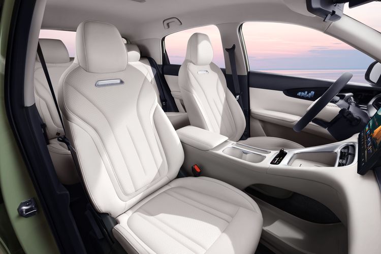 Geely Xingyuan, Mobil listrik, Mobil Listrik, mobil listrik, GIIAS 2025, mobilitas modern, Resmi! Geely Xingyuan Siap Masuki Pasar Mobil Listrik Indonesia 2025