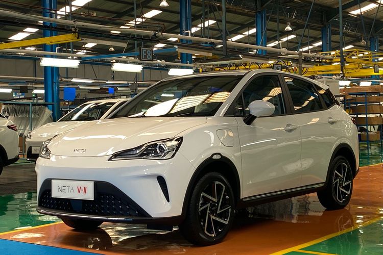pasar mobil bekas, mobil listrik, Neta Auto, harga jual kembali, Kobar Perang Harga Mobil Listrik Bekas di Indonesia