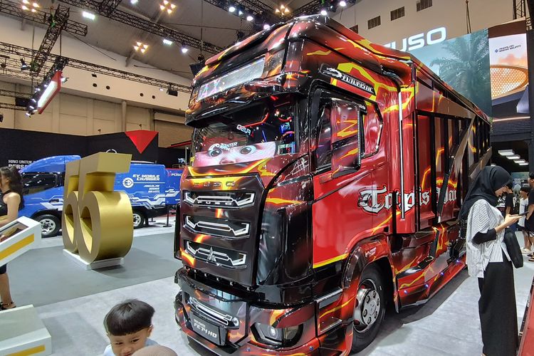 Mitsubishi Fuso, GIIAS 2025, truk listrik, EV Mobile Charger, Mitsubishi fuso, Truk listrik, Fuso di GIIAS 2025, dari Truk Listrik eCanter sampai Bus Kota