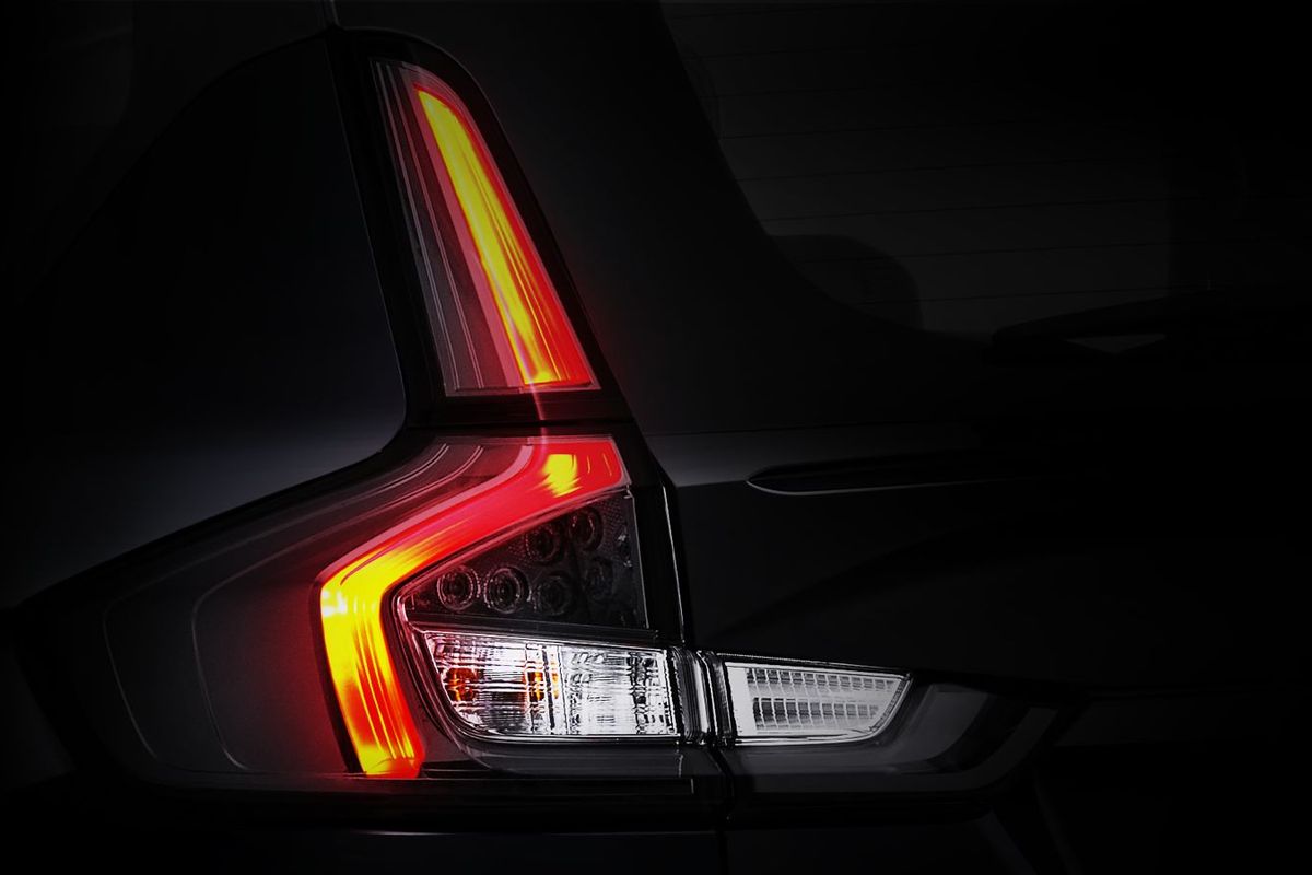 Suzuki XL7 Hybrid Alpha Kuro: Harga Mulai Rp 312 Jutaan