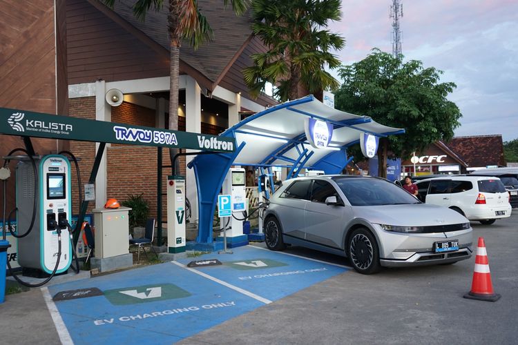 mobil listrik, Mudik Lebaran, SPKLU, rest area, Travoy, mudik naik mobil listrik, Mudik Naik Mobil Listrik, Ini Daftar SPKLU di Tol Trans Jawa