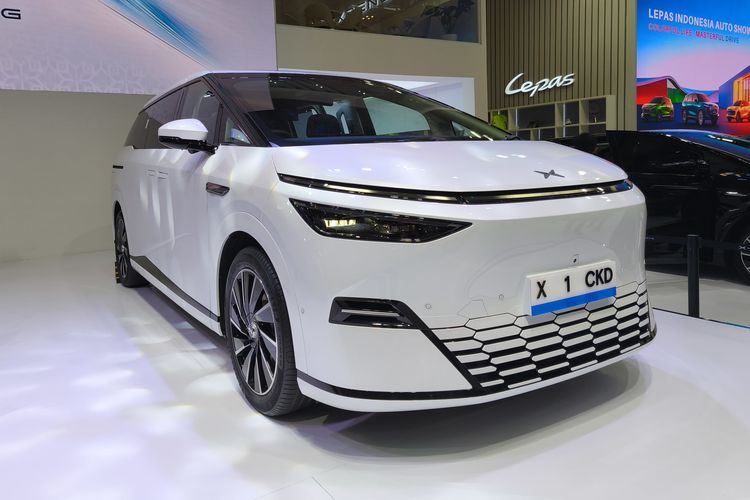 MPV listrik, GIIAS 2025, VW ID Buzz, Xpeng X9, Komparasi Dimensi MPV Listrik Mewah Xpeng X9, Maxus Mifa 9 dan Denza D9
