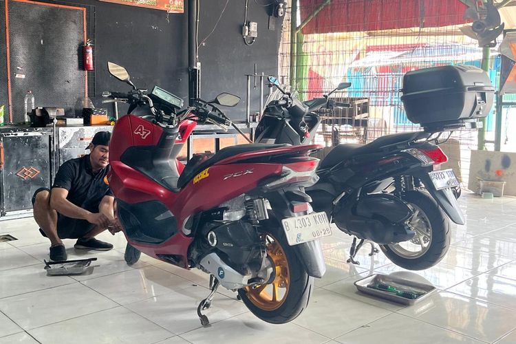 sokbreker, oli mesin, bengkel sokbreker, oli sokbreker, Jangan Salah Pilih, Ini Perbedaan Oli Mesin dan Oli Sokbreker