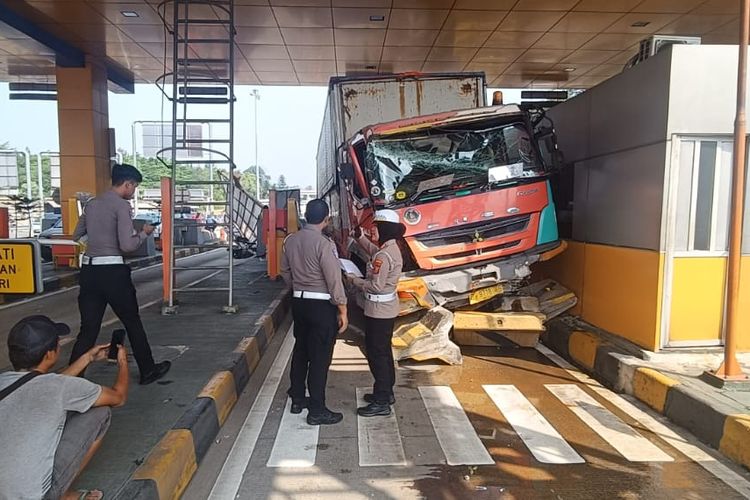 tol Jagorawi, rem blong, pintu tol, ODOL, Tol Jagorawi, kecelakaan truk, over dimension over load, GT Ciawi 2, Kecelakaan di GT Ciawi 2: Pemerintah dan Stakeholder Perlu Berbenah