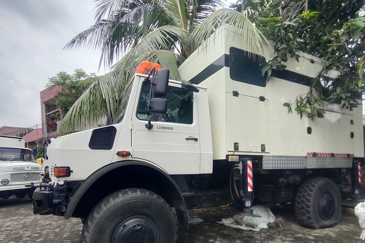 truk, keselamatan berkendara, kaca spion, blind spot, spion truk, Alasan Kaca Spion Kiri Truk Lebih Banyak Dibanding Sisi Kanan