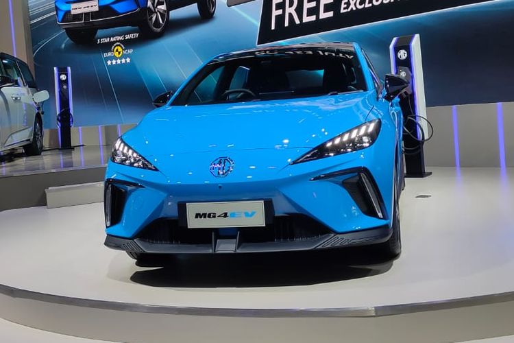 MG4 EV, mobil listrik, penghargaan bergengsi, Otomotif Award, MG Motor Indonesia, MG4 EV Raih Penghargaan Bergengsi, Small EV Terbaik