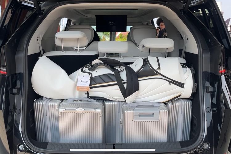 XPeng X9, MPV listrik, fasilitas lengkap, interior mewah, Xpeng X9, XPeng X9: Desain Kabin Seperti Ruang Tamu di Atas Roda