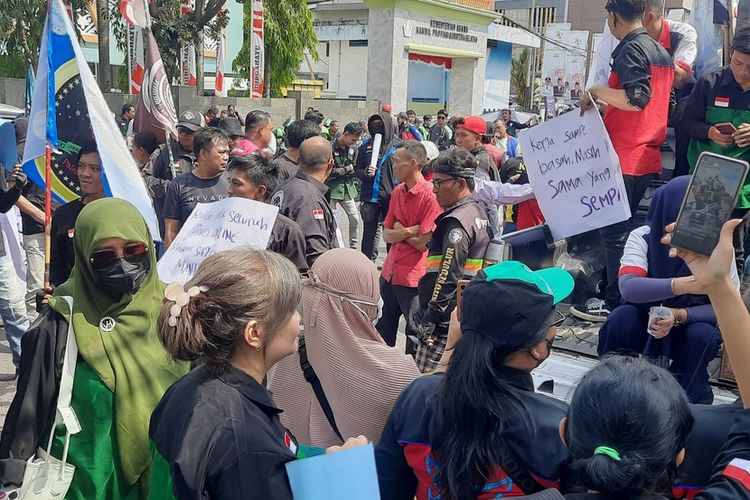 Hari Perhubungan Nasional, Garda Indonesia, demonstrasi ojek online, kebijakan transportasi, 2.000 Ojol Demo Hari Ini, Aksi Berlangsung di Kemenhub dan DPR