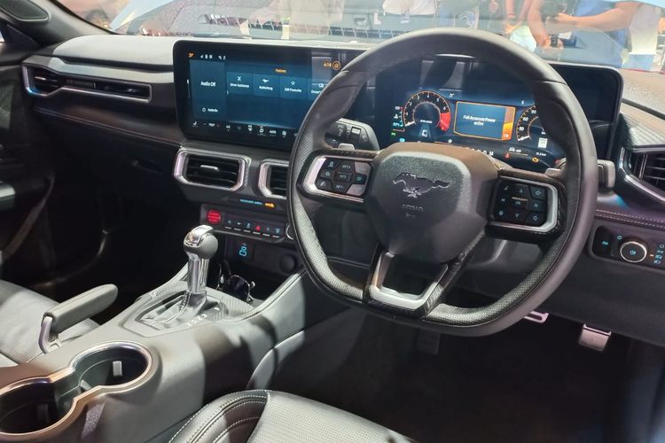 Ford Mustang, muscle car, ford mustang, GIIAS 2025, EcoBoost 2.3 L, Ford Mustang EcoBoost: Opsi Entry-Level Muscle Car