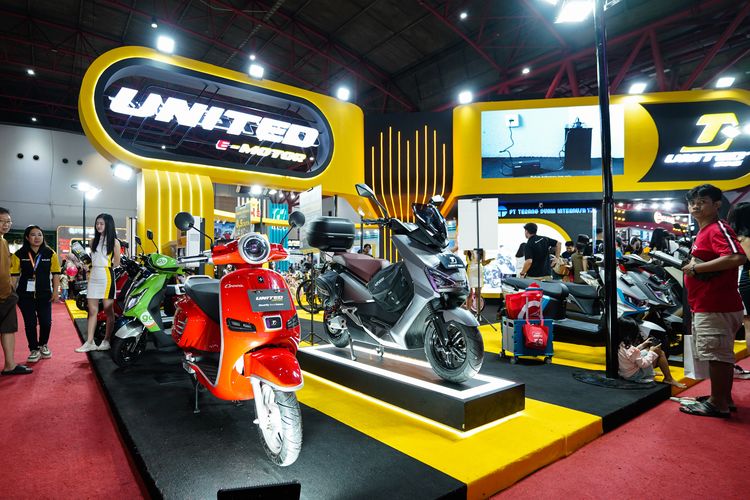 motor listrik, diskon, potongan harga, Diskon, Motor Listrik, PRJ 2025, Cara United Goda Konsumen Motor Listrik di PRJ 2025