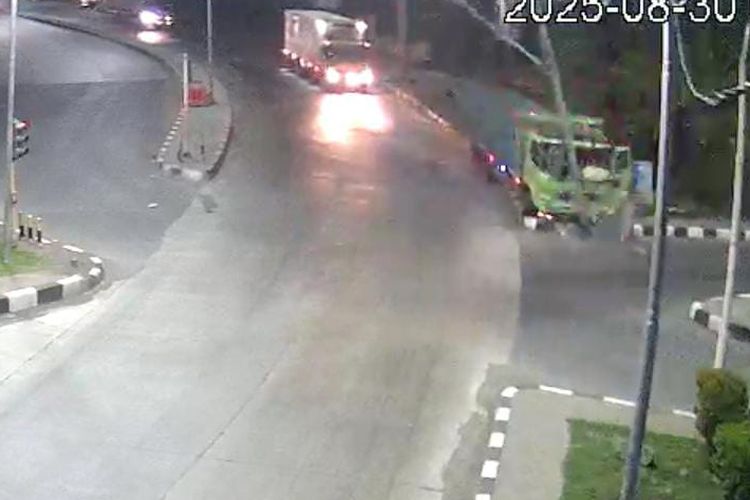Dinas Perhubungan Kendal, lampu merah Kaliwungu mati, lampu merah mati viral, Lampu Merah Mati: Keselamatan Pengendara Terabaikan