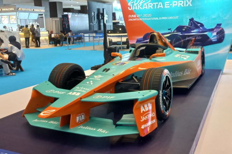 Honda, Step WGN, GIIAS 2025, Formula E Jakarta, penjualan motor, Jadwal Formula E, Pikes Peak, CR-V, Mobil Hidrogen, Penjualan Motor, Populer Otomotif, artikel terpopuler, mobil hidrogen, jadwal formula e, Honda Step WGN Hibrida, Penurunan Penjualan Motor