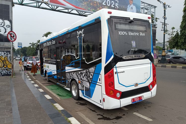 transportasi umum, Kabupaten Bogor, bus listrik, Bus listrik, integrasi transportasi, Pengembangan Feeder Listrik di Kabupaten Bogor