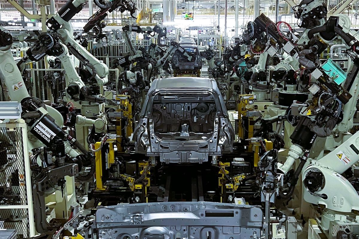 Rupiah Melemah, Harga Mobil Daihatsu Stabil