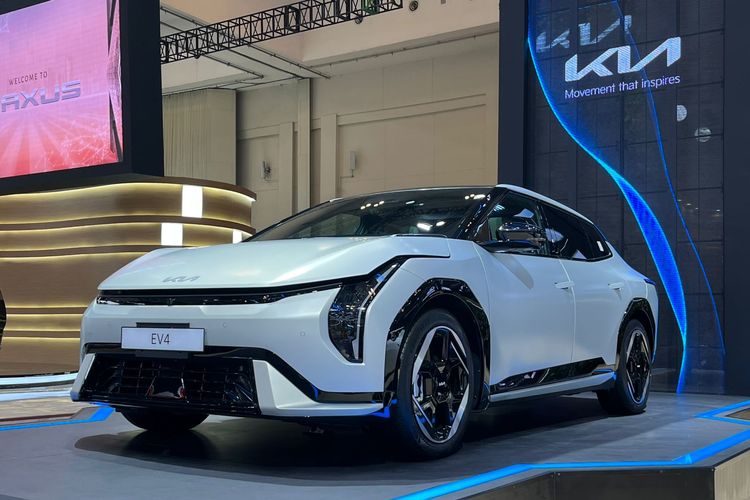 futuristik, Kia EV4, mobil listrik kia, baterai, GIIAS 2025, Kia EV4 Tebar Pesona di GIIAS 2025, Kental Nuansa Futuristik