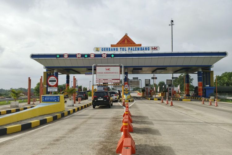 otomotif, Tol Trans Sumatera, kendaraan bermotor, Trans Sumatera, Jalan Tol, mudik Lebaran 2025, 140.362 Kendaraan Melintas Tol Trans Sumatera H-3 Lebaran 2025