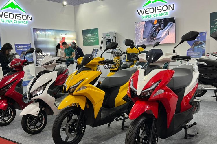 Pameran otomotif, GIIAS 2025, motor listrik, pameran otomotif, harga motor listrik, daftar harga motor listrik, Daftar Motor Listrik di GIIAS 2025, Harga mulai Rp 5 Jutaan