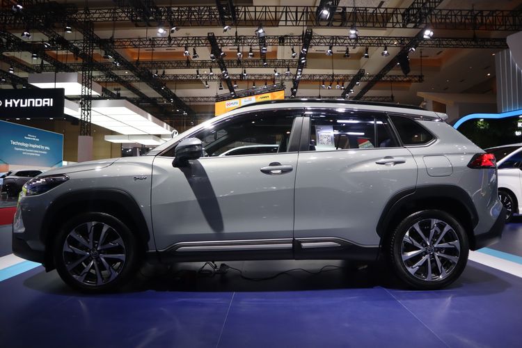 harga, hybrid, Toyota, Corolla Cross, fitur, Update Harga Toyota Corolla Cross 2025: Cek Varian dan Fitur Terbaru