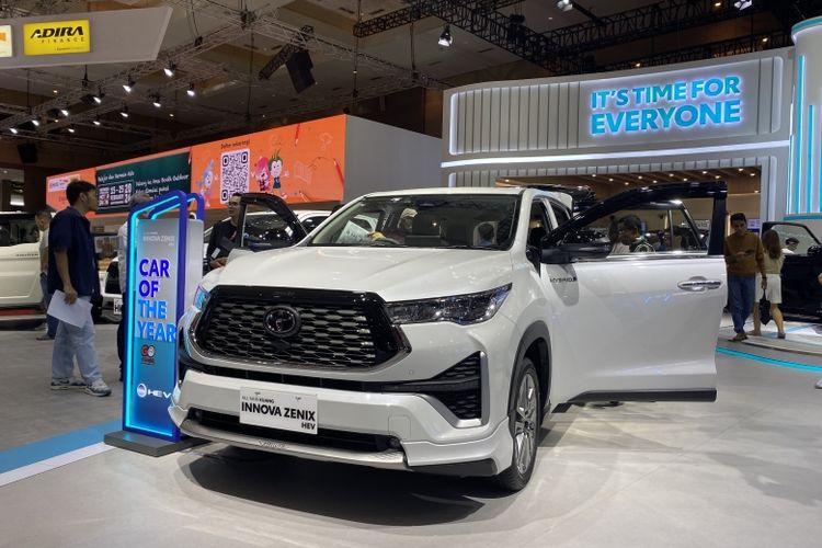 Innova Zenix, Destinator, fitur, Mitsubishi Destinator, Fitur, Kijang Innova Zenix, Adu Fitur Mitsubishi Destinator vs Toyota Innova Zenix