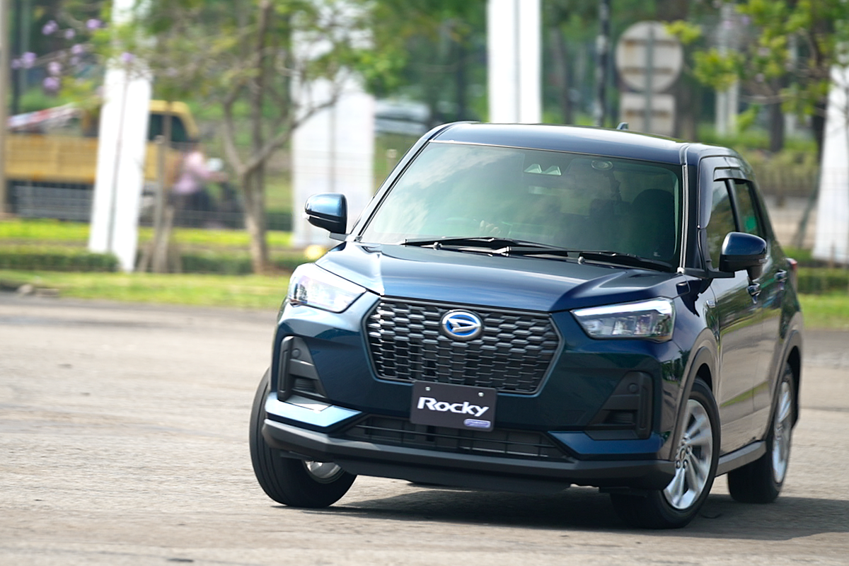 Rocky Hybrid, Pilihan LSUV Rasa EV dengan Harga Terjangkau
