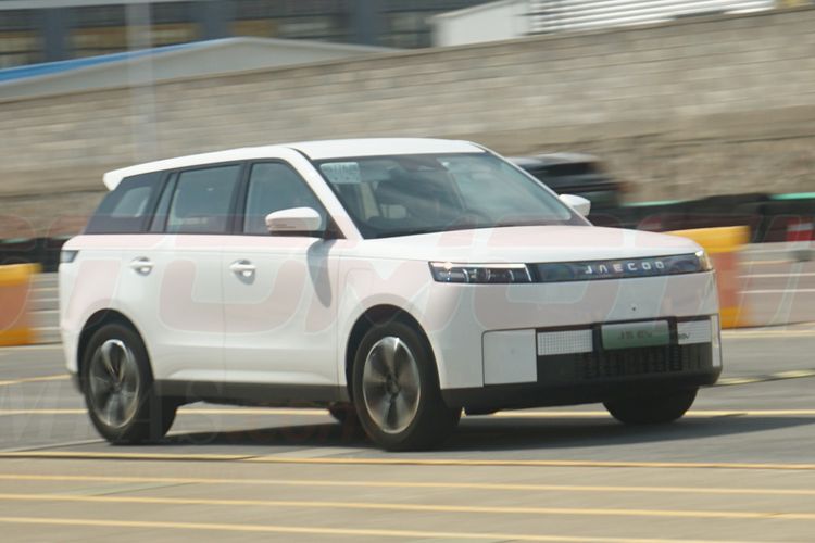 Jaecoo Indonesia, Ryan Ferdiean Tirto, IIMS 2025, mobil listrik J5, Jaecoo Indonesia Siap Luncurkan Mobil Listrik J5