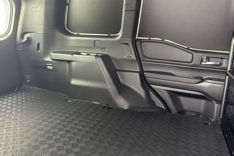 Toyota, Land Cruiser Prado, kendaraan niaga, Land Cruiser Commercial, Toyota Safety Sense, Toyota Jajaki Pasar Kendaraan Niaga Pakai Land Cruiser Prado