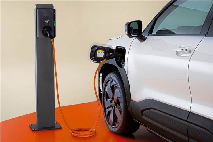 mobil listrik, Toyota Indonesia, Urban Cruiser, NJKB, Urban Cruiser EV, pameran otomotif, toyota Indonesia, njkb, GIIAS 2025, Gelagat Kehadiran Urban Cruiser: Mobil Listrik Toyota di GIIAS 2025