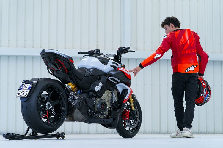 Ducati, Ducati Diavel, Diavel V4, Ducati Diavel V4 RS, Ducati Diavel V4 RS, Motor Santai dengan Mesin Panigale