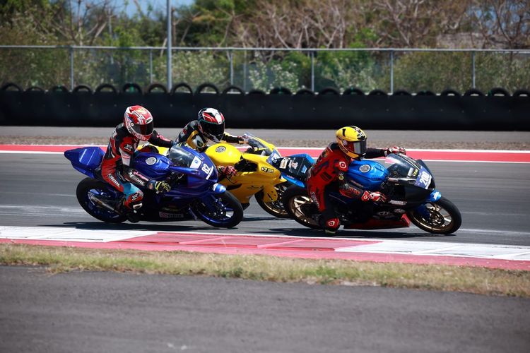 MANDALIKA, Yamaha Sunday Race, Mandalika, kelas R3 Pro, Kelas R3 Pro, pebalap muda, yamaha sunday race, Pebalap muda, Kelas R3 Pro Memperkuat Yamaha Sunday Race 2025 di Mandalika