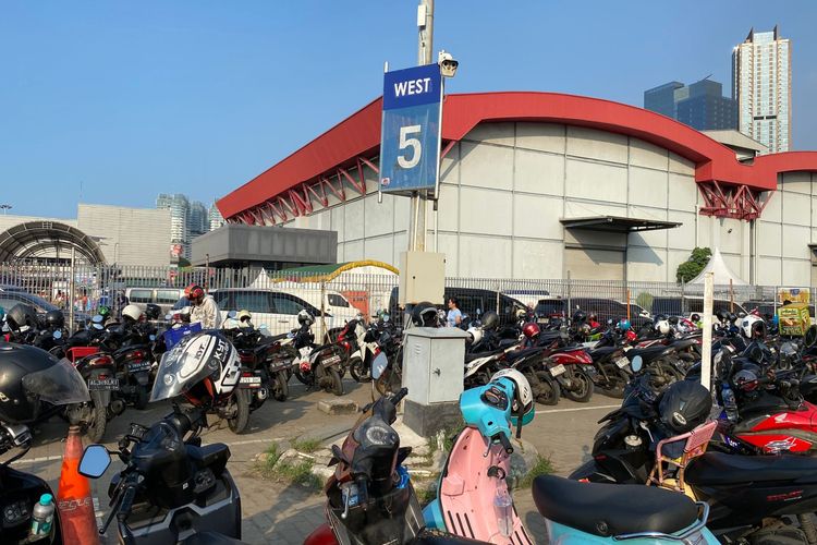 tarif parkir jakarta, Kemacetan Jakarta, pengelolaan parkir, Pendapatan Dinas Perhubungan, Mengenal Kebijakan Tarif Parkir Baru di Jakarta, Simak Pendapat Ahli