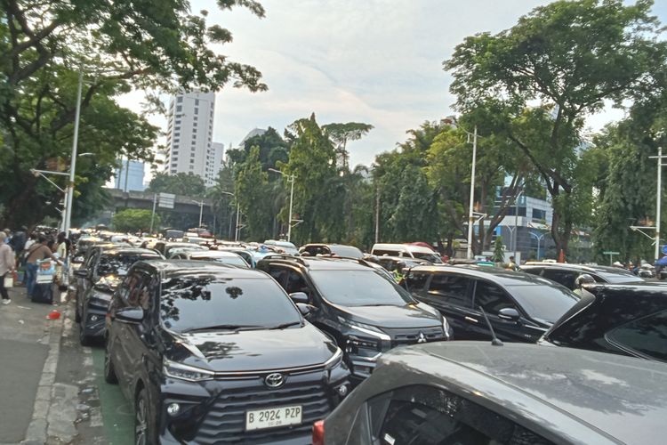 minyak mentah, Bahlil Lahadalia, minyak, Produksi Minyak Turun, Indonesia Kini Impor 1 Juta Barrel per Hari